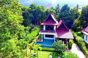6 Bedroom Seaview Villa with Pool